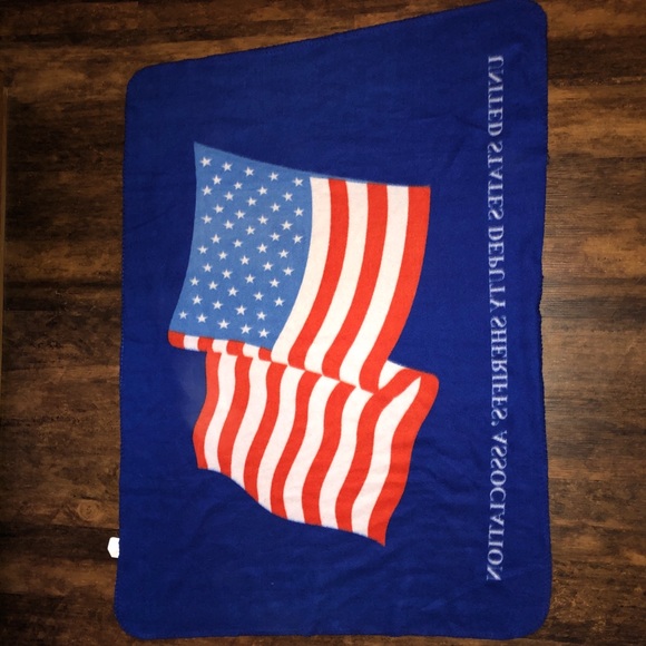 🇺🇸 US Deputy Sheriff’s Assoc. Fleece throw lap blanket w/ American Flag 4’x3’ - Picture 2 of 6